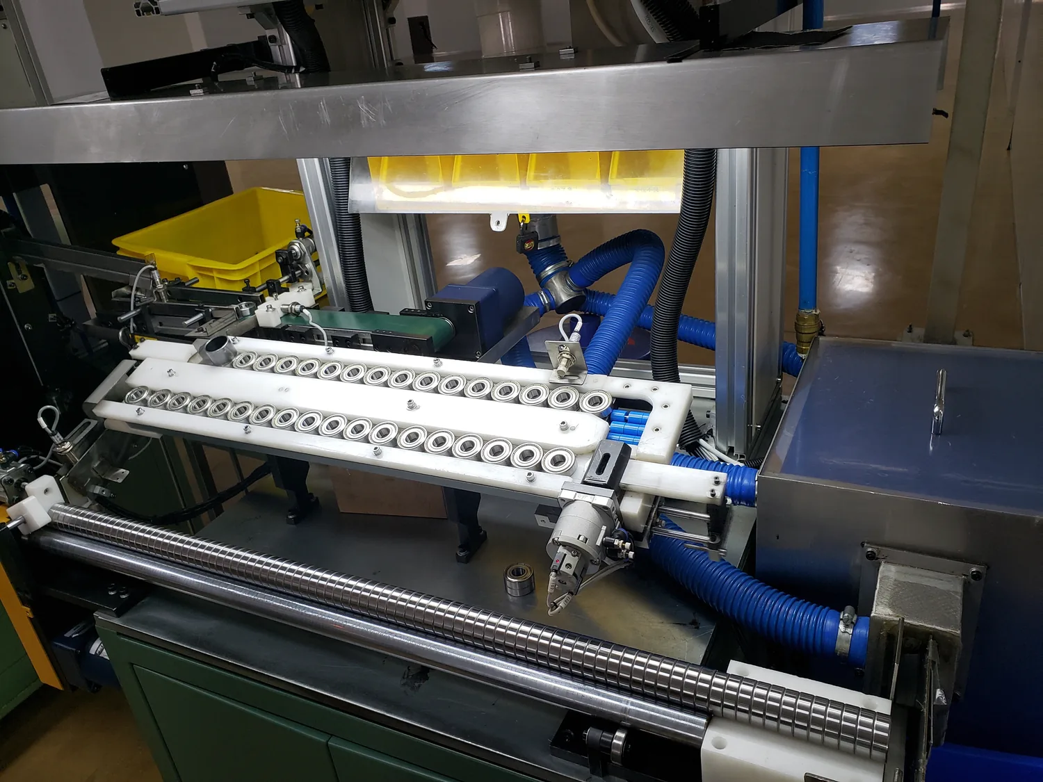 Bearing assembly line at the Cixi factory